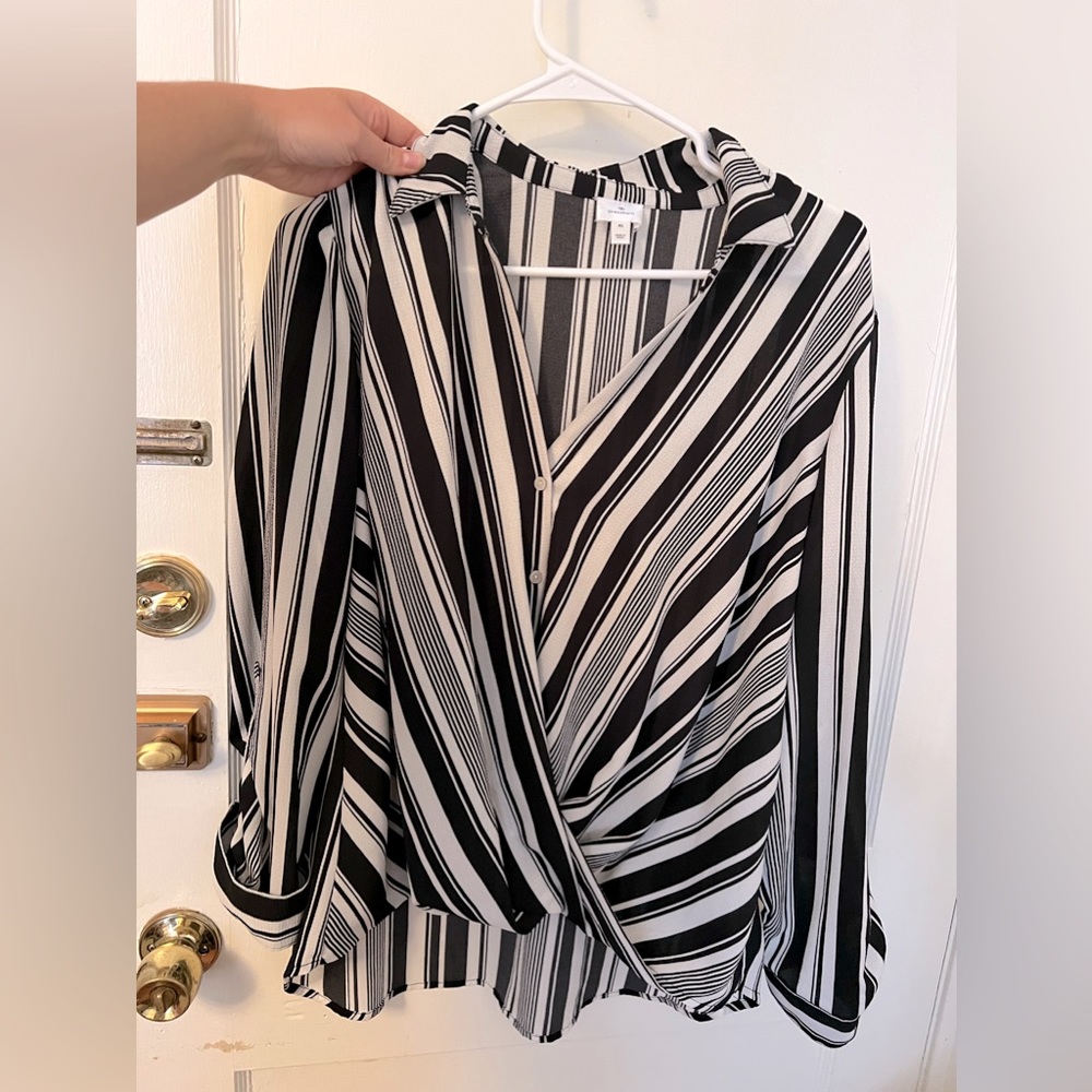 Dress Barn knotted flowy striped blouse. XL